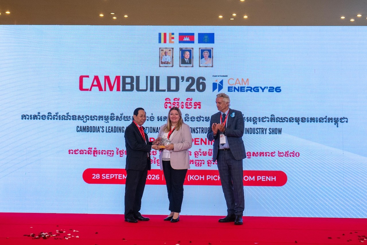 dai-dien-gaz-thanh-dat-nhan-ky-niem-chuong-tai-cam-auto-2026-dien-ra-tai-phnom-penh-campuchia-1791981507.jpg