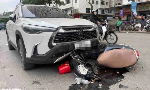 Hà Nội: Nữ tài xế ô tô gây tai nạn liên hoàn, 2 người bị thương