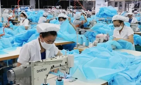 Nhiều người lao động được 2 lần tăng lương từ ngày 1/7