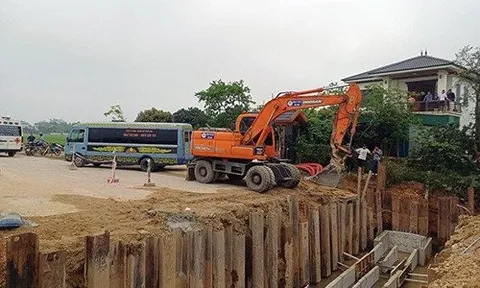 Nam thanh niên tử vong cạnh chiếc xe máy dưới cống nước công trình