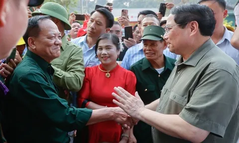 Thủ tướng Phạm Minh Chính về thăm Sở Chỉ huy chiến dịch Điện Biên Phủ