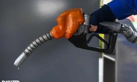 Giá xăng tăng vượt 25.000 đồng/lít, cao nhất 6 tháng