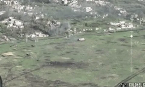 Xe tăng kỳ dị của Nga tái xuất, đột phá vị trí ở Krasnohorivka