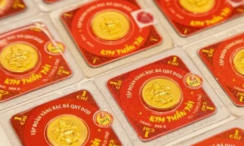 Giá vàng hôm nay 18/4: Hướng tới mục tiêu 2.700 USD/ounce