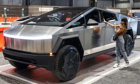 Hàng loạt khách hàng bất ngờ nhận được thông báo hoãn giao Cybertruck chỉ vài ngày thậm chí vài giờ trước lịch hẹn, Tesla đang hỗn loạn chưa từng có