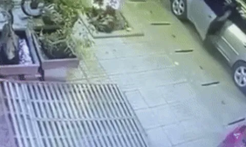 Tên cướp bịt mặt đi ô tô, cướp tiệm vàng ở Hà Tĩnh trong đêm