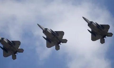 Trung Quốc tìm ra cách 'tóm gọn' tiêm kích tàng hình F-22 của Mỹ