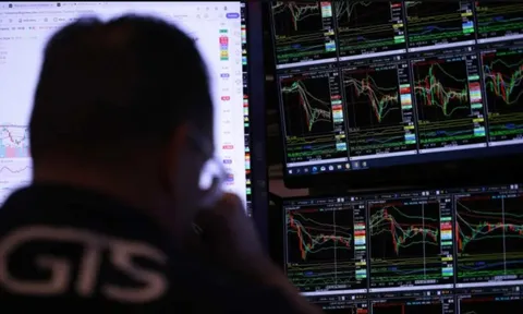 Tín hiệu FED cắt giảm lãi suất mờ nhạt, lợi suất trái phiếu tăng cao