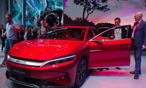 Doanh số xe điện Volkswagen, Mercedes-Benz và Tesla cùng giảm