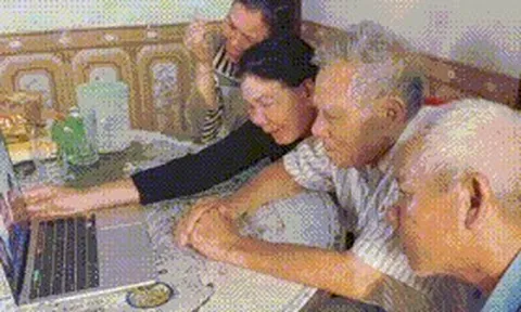 Cha già 87 tuổi ở Quảng Bình bật khóc khi tìm được con trai thất lạc 43 năm