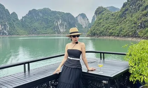 Hạ Long "cháy" phòng từ du thuyền đến lều trại, du khách chật vật tìm chỗ ở