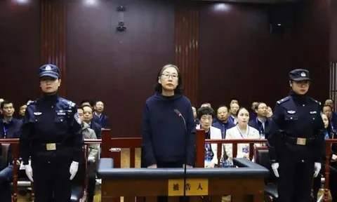 Kết cục của nữ quan chức Trung Quốc tham tiền