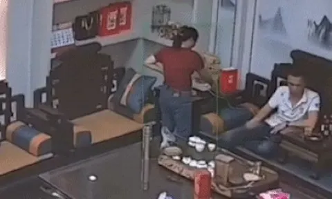 Chuyện đau lòng từ việc vợ dội ấm nước sôi lên đầu chồng