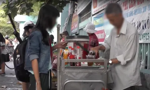 An toàn vệ sinh thực phẩm các gánh hàng rong quanh trường học