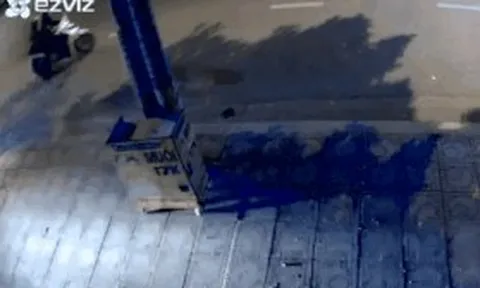 Ba nghi can người nước ngoài cướp cửa hàng điện thoại ở Nha Trang