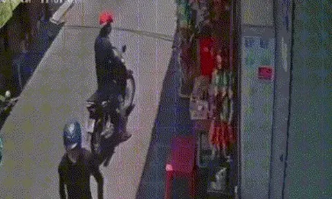 Nam shipper nghèo bị trộm cả xe hàng: "Tôi phải trả cho công ty 11 triệu"