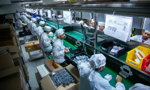 Nuôi tham vọng đối trọng sản xuất với Trung Quốc, cường quốc đang lên của châu Á đối mặt với một thách thức cực lớn, gây nỗi lo “chưa giàu đã già”