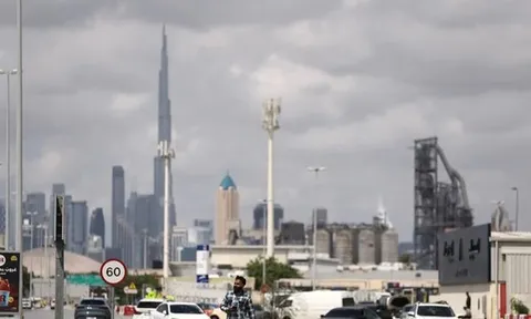 Thành phố sa mạc Dubai ‘đóng băng’ suốt cả tuần vì mưa lớn chưa từng thấy