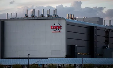 ‘Cú sốc’ tại Mỹ của TSMC: Rào cản ngôn ngữ nghiêm trọng, lao động Mỹ sống nhờ google dịch, không được dùng điện thoại riêng, đa số đều từ bỏ trước khi hết khóa huấn luyện