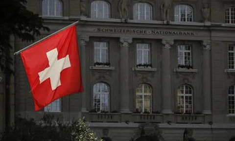 Thụy Sĩ phong tỏa tài sản trị giá 14 tỷ USD của Nga