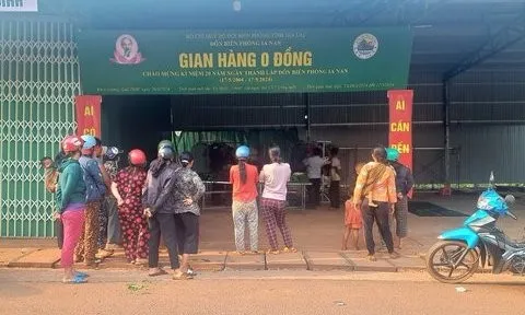 Gia Lai: Ấm lòng “gian hàng 0 đồng” của bộ đội biên phòng