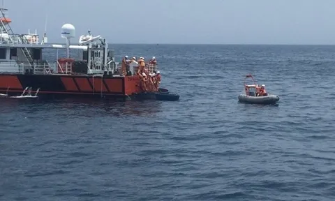 Vụ chìm sà lan khiến 5 người mất tích: Huy động trực thăng tìm kiếm