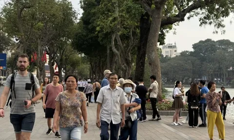 Phố đi bộ hồ Hoàn Kiếm hoạt động từ ngày 26/4-1/5