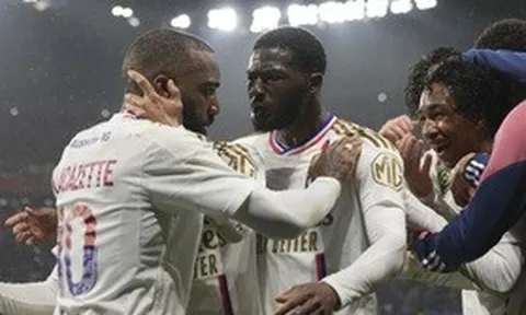 Lyon đánh bại Monaco, PSG vô địch Ligue 1 sớm 3 vòng đấu