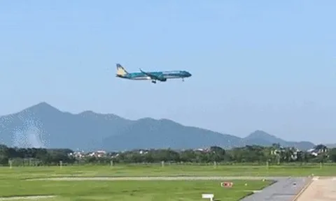 Vé máy bay nội địa đắt ngang chặng quốc tế, du khách "quay xe" phút chót