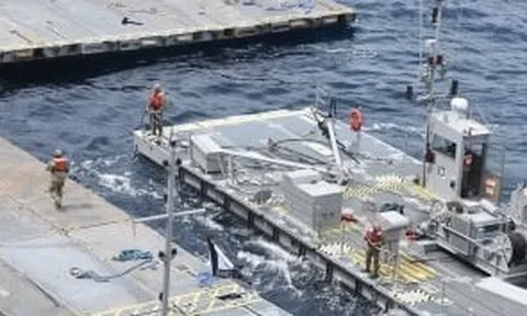 Cận cảnh cảng nổi 320 triệu USD của Mỹ ngoài khơi Gaza