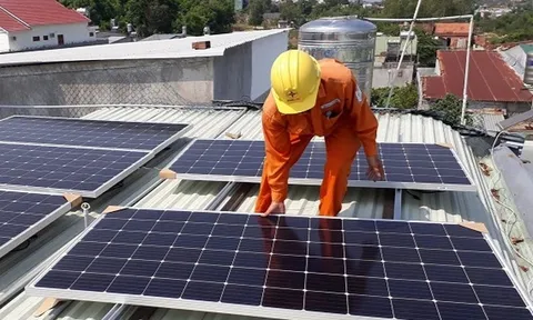 Vì sao có đề xuất điện mặt trời dôi dư phát lên lưới điện hưởng giá 0 đồng?