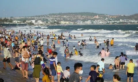 Bình Thuận: Đón hàng ngàn du khách trong dịp lễ