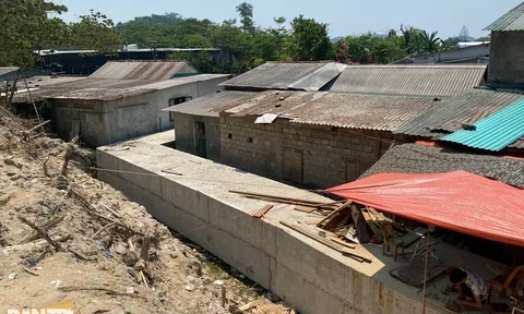 Xây cống cao bằng nửa nhà dân, "cứu" xóm lụt giữa thành phố Huế