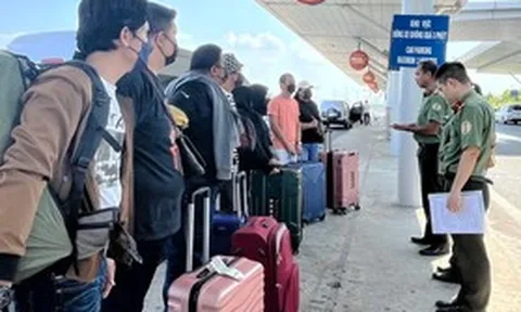 9 người Malaysia trong đường dây lừa đảo bị trục xuất