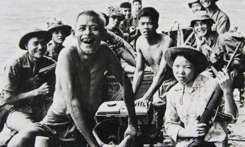 O du kích đưa đò trên sông Thạch Hãn bi tráng