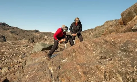 "Áo giáp" bao bọc Trái Đất 3,7 tỉ năm trước lộ diện ở Greenland