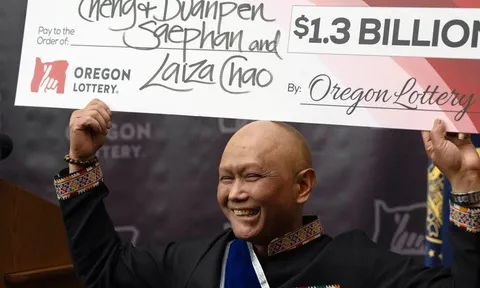 Bệnh nhân ung thư gốc Lào trúng giải độc đắc 1,3 tỷ USD tại Mỹ