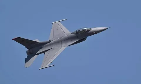 Rơi tiêm kích F-16 của Mỹ