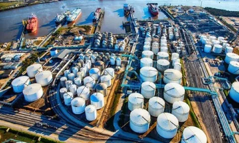 Giá xăng dầu hôm nay 1/5: Nhiều yếu tố tác động khiến giá dầu đi xuống