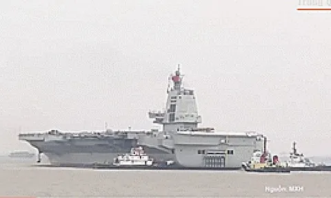 Tàu sân bay "khủng" nhất của Trung Quốc lần đầu ra biển thử nghiệm