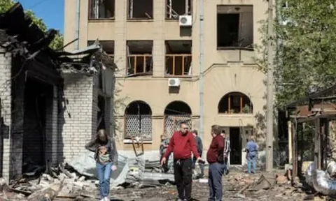 Mỹ ban hành gần 300 lệnh trừng phạt nhắm vào Nga, Trung Quốc