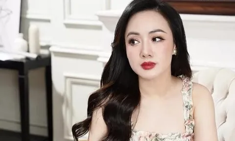 Nhan sắc đời thực của BTV Hoài Anh, xứng danh "mỹ nhân không tuổi"