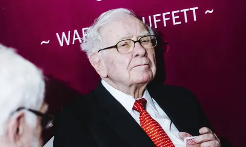 Đến Warren Buffett cũng có lúc 'sẩy chân': Từng tự tin mua cổ phiếu Apple, thậm chí muốn sở hữu 100% 'nhà Táo' nhưng giờ đang đối mặt với tương lai không chắc chắn