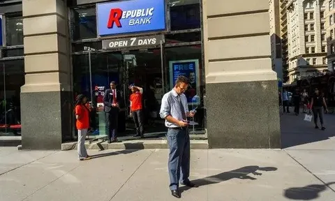 Gánh chịu tác động kép, hàng trăm ngân hàng ở Mỹ đối mặt tình thế khó khăn