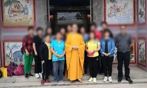 Trung Quốc: Sư trụ trì lắp vô số camera quanh chùa, ra ngoài luôn cải trang để che giấu 1 bí mật kinh hoàng