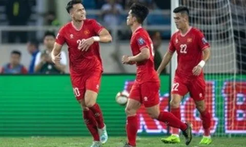 Chuyên gia: "HLV Kim Sang Sik sẽ không trẻ hóa đội tuyển như ông Troussier"