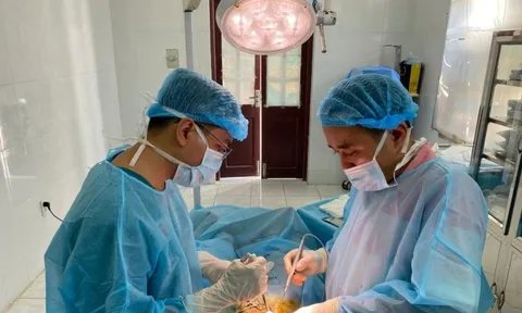 Mổ cấp cứu cho ngư dân Bình Định bị viêm ruột thừa cấp trên biển