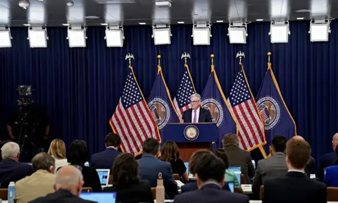 Tăng trưởng việc làm chậm lại làm gia tăng đồn đoán Fed sớm hạ lãi suất