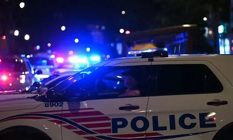 Xe “điên” lao như bay vào hàng rào bảo vệ Nhà Trắng, 1 người thiệt mạng