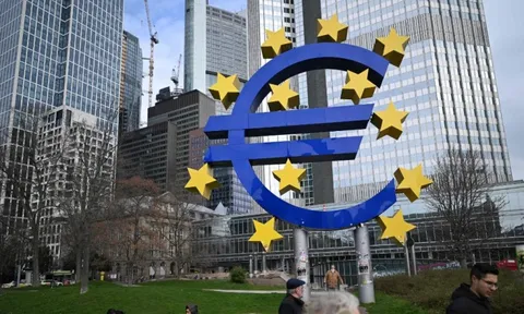 Chuyên gia kinh tế trưởng ECB lên tiếng: Khả năng cắt giảm lãi suất ngày một tăng